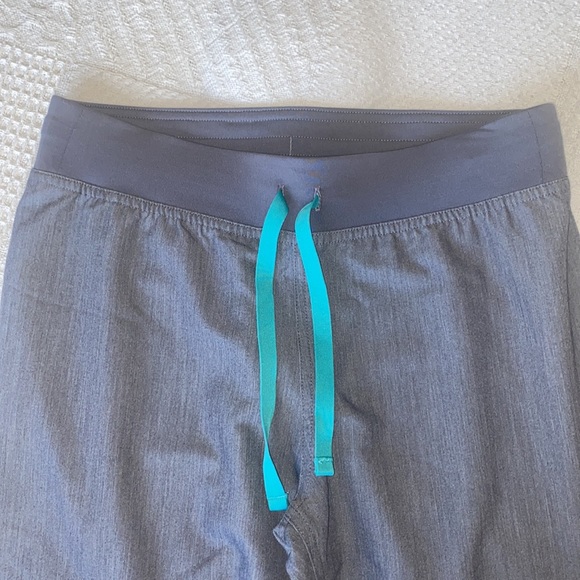 Figs Graphite Livingston Basic Scrub Pants XS - Picture 5 of 14